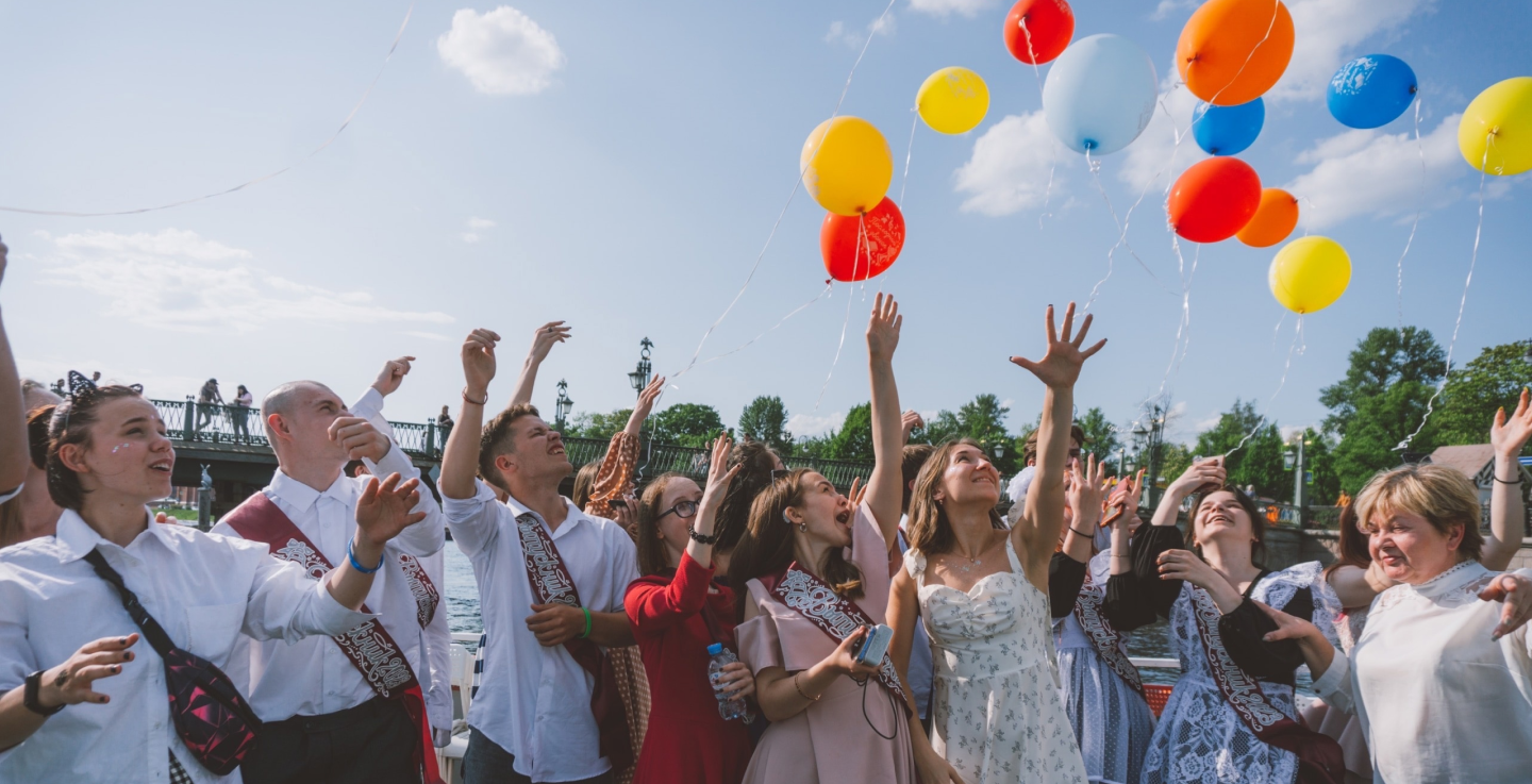 Наступила пора выпускных, и самое время сказать «Спасибо, школа!»