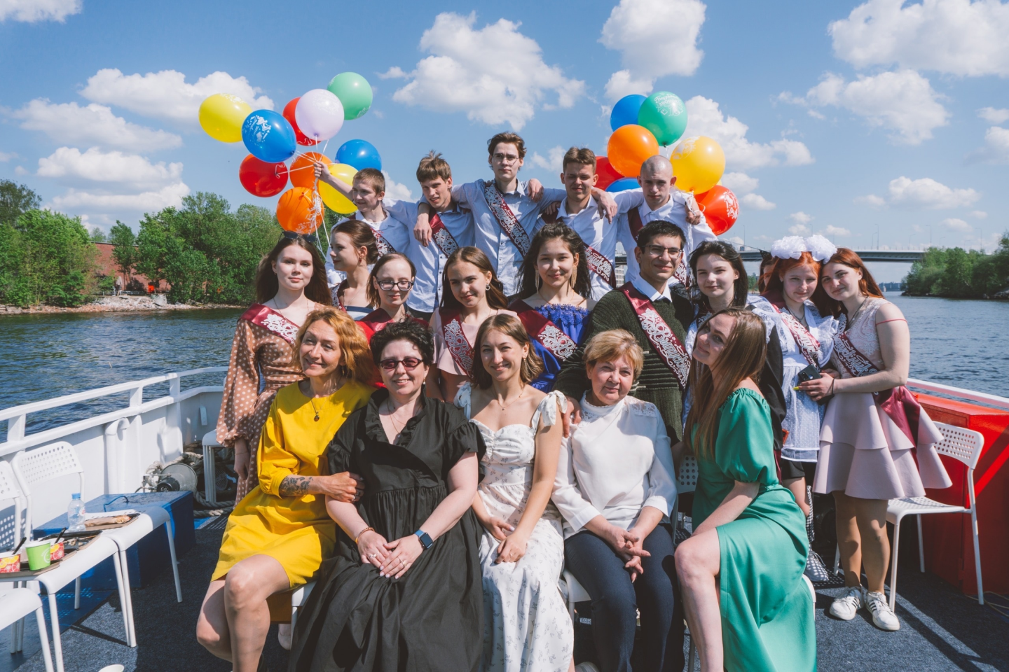 Наступила пора выпускных, и самое время сказать «Спасибо, школа!»